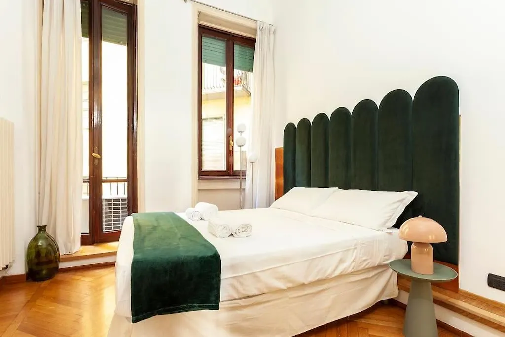 Apartment Duomo-San Babila-Tribunale Wifi-Netflix Milan Italy