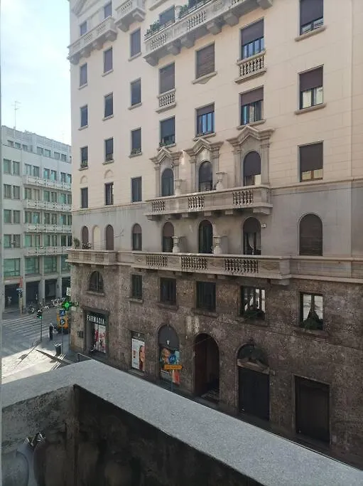 Duomo-San Babila-Tribunale Wifi-Netflix Milan Italy